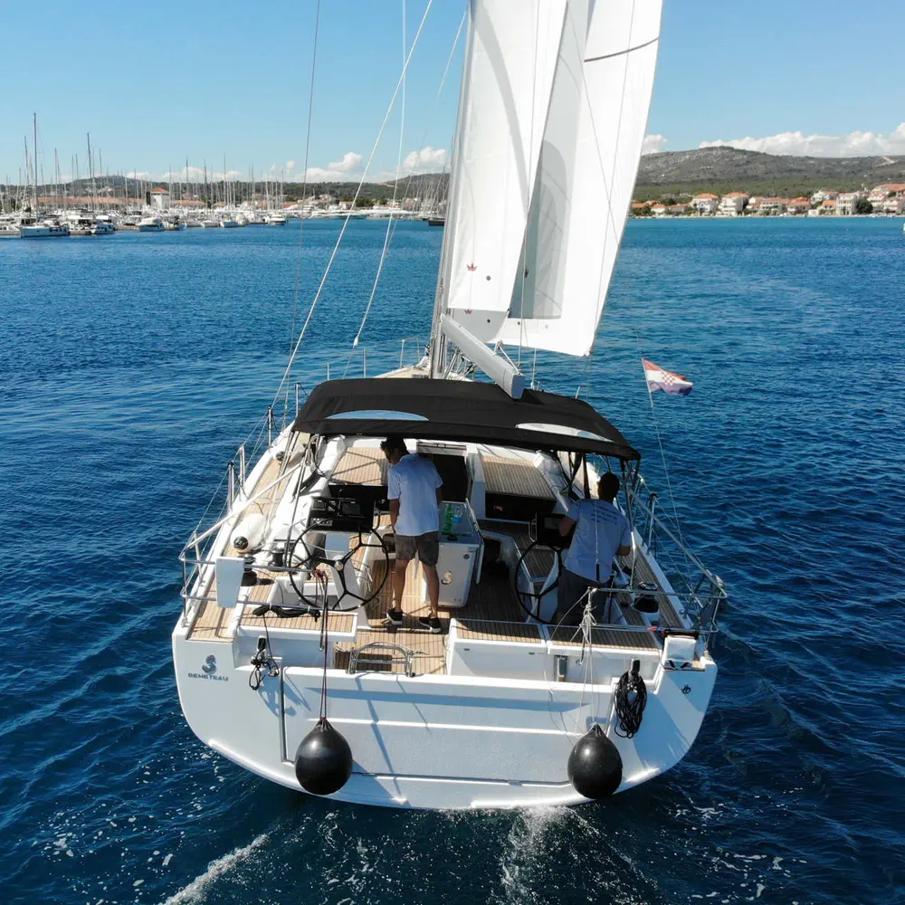 Cloudy Bay 30