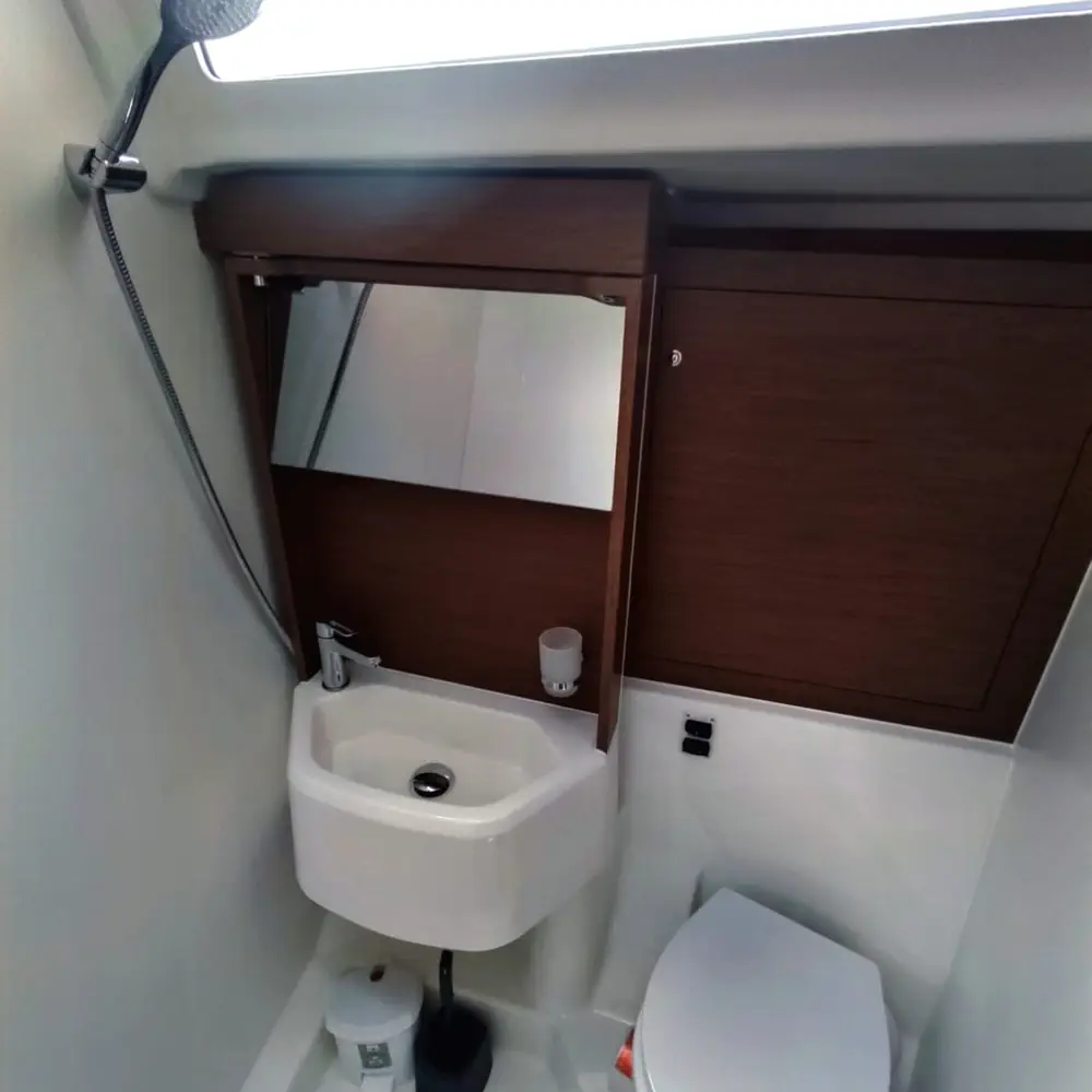 DALIA (generator, air condition, watermaker, solar panels, WIFI included in the price, 1 SUP free of charge) 4
