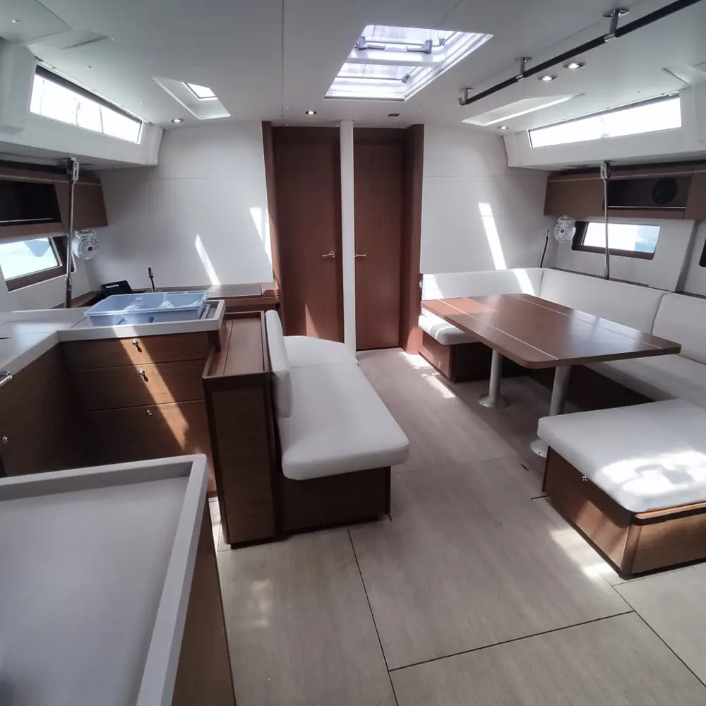 DALIA (generator, air condition, watermaker, solar panels, WIFI included in the price, 1 SUP free of charge) 6