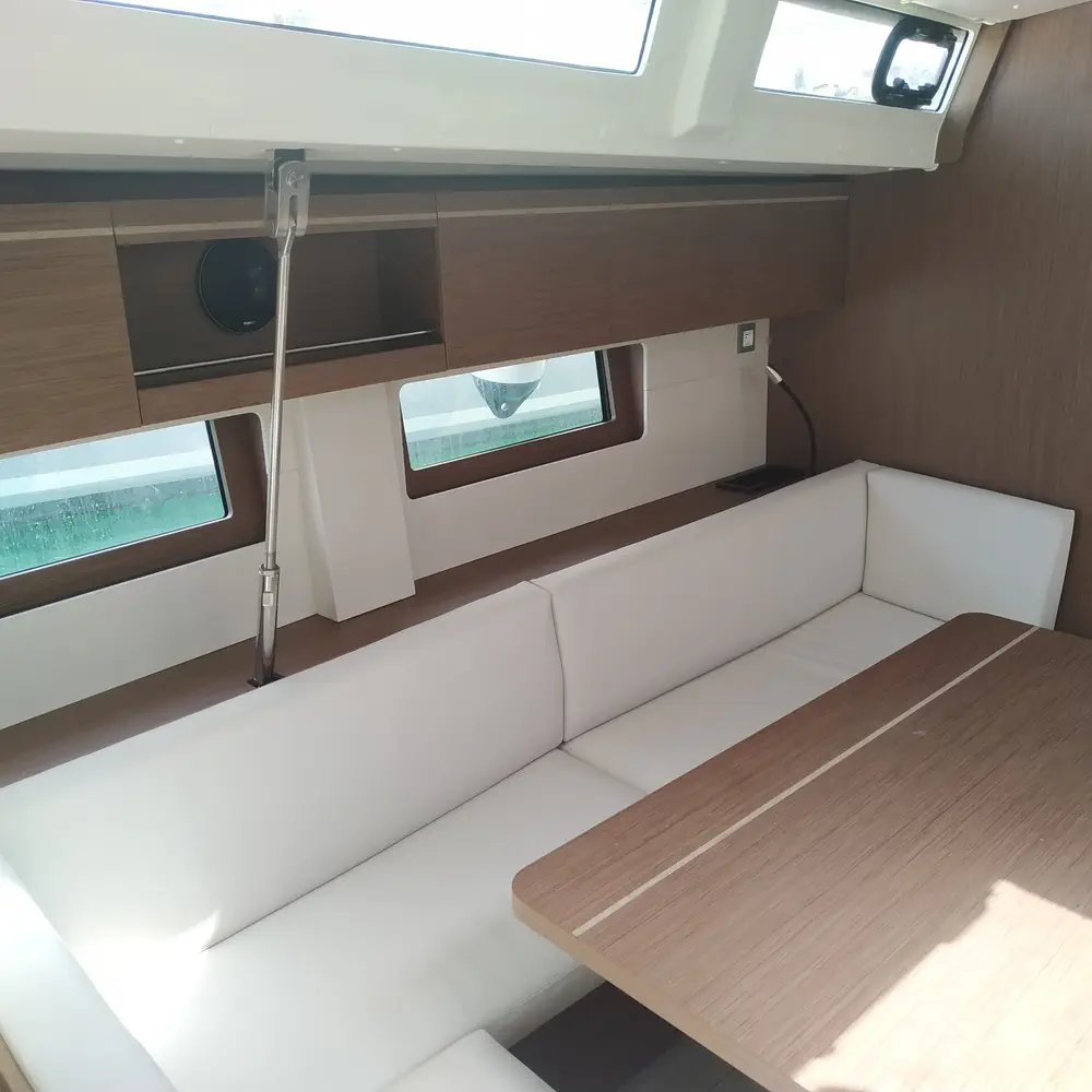 DALIA (generator, air condition, watermaker, solar panels, WIFI included in the price, 1 SUP free of charge) 12