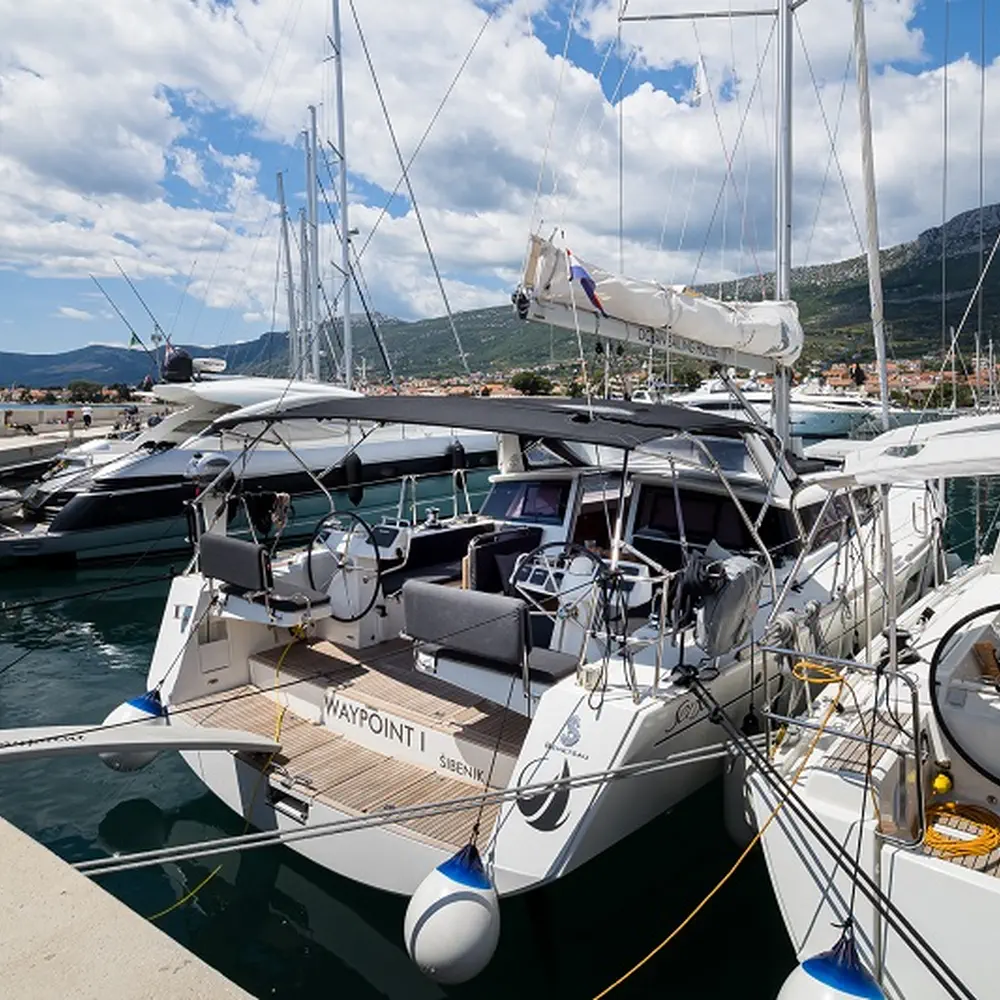WAYPOINT I (WITH AC&GENERATOR, OWNER VERSION) 11
