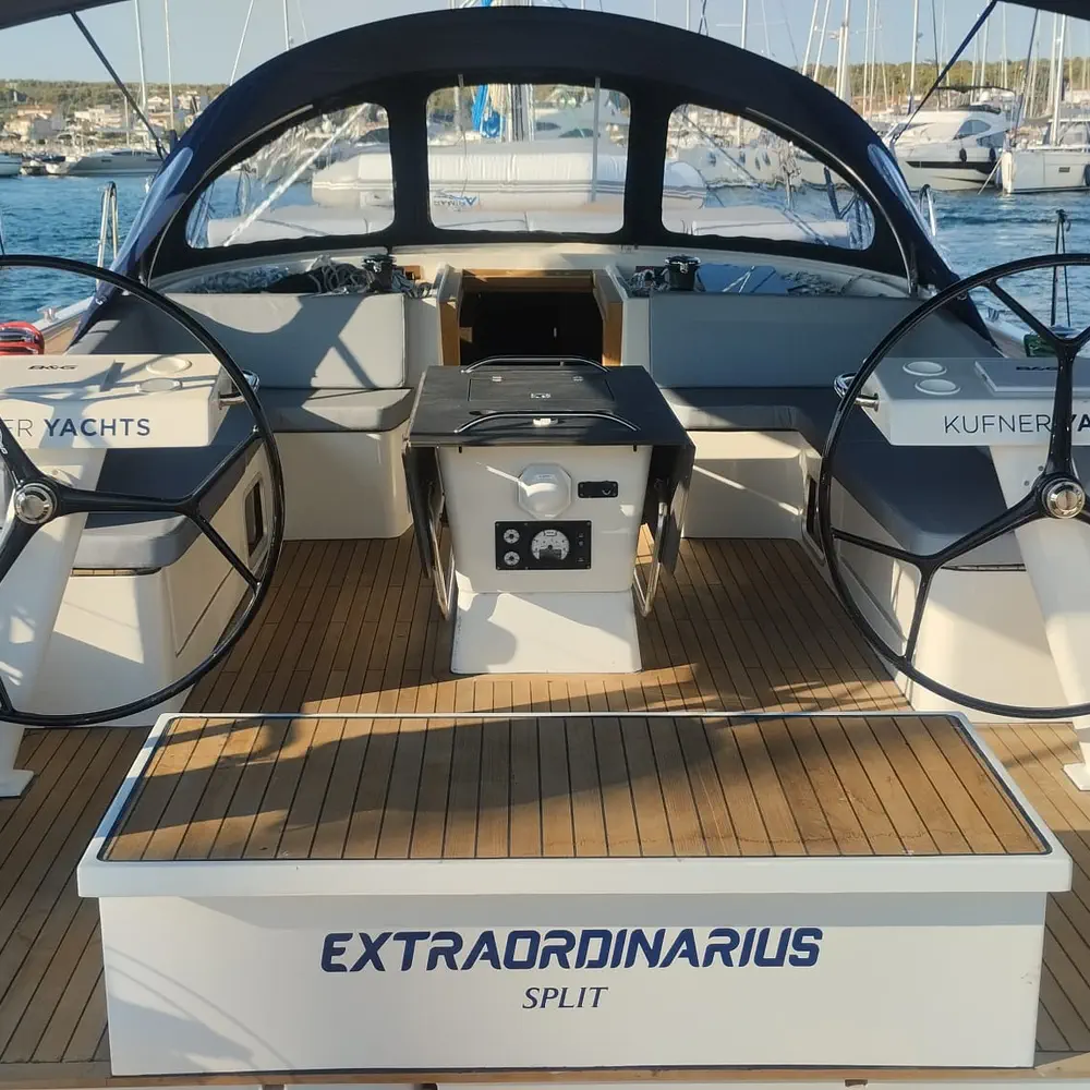 Extraordinarius 12
