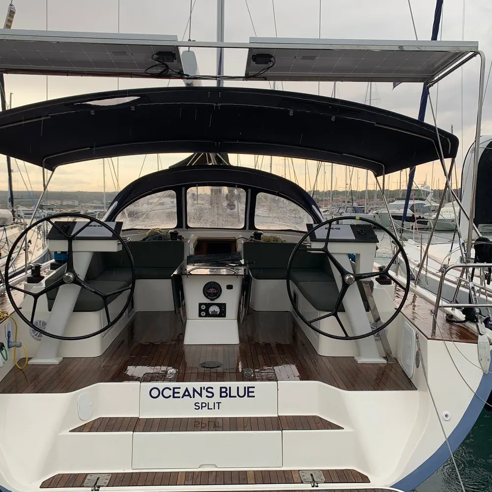 OCEAN'S BLUE  11