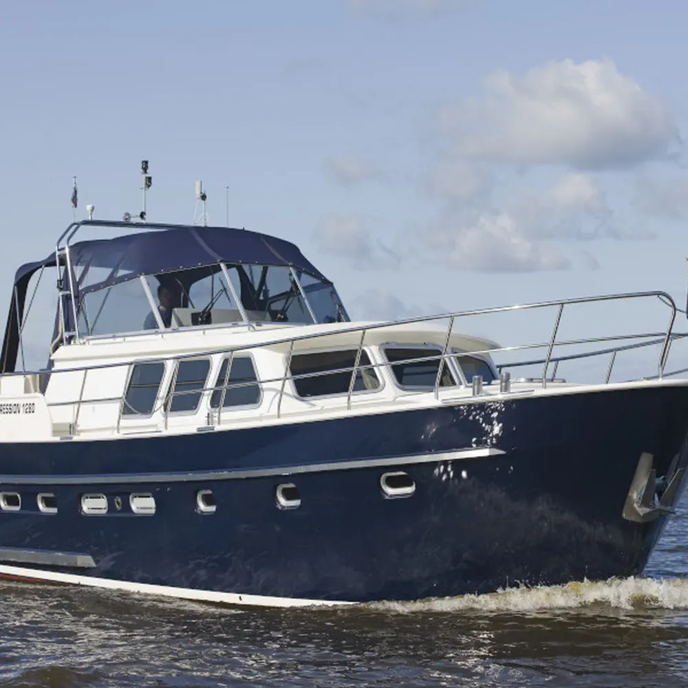 https://dsmkaagprkqin.cloudfront.net/images/de-drait/motor-boat/de-drait-impression-1280/1988613120000103511-1746555142437496709-drait-73-1000x1000.webp