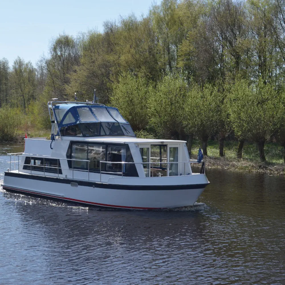 https://dsmkaagprkqin.cloudfront.net/images/de-drait/motor-boat/de-drait-safari-houseboat-1050/1988727190000103511-1746639726950036100-lady-love-1000x1000.webp