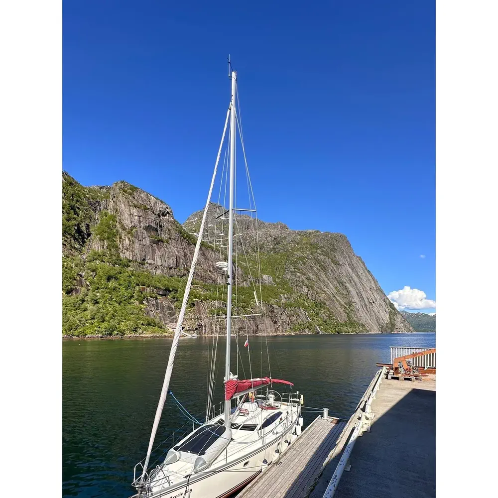 Main image of sail boat, Delphia 40 Arctic Sky