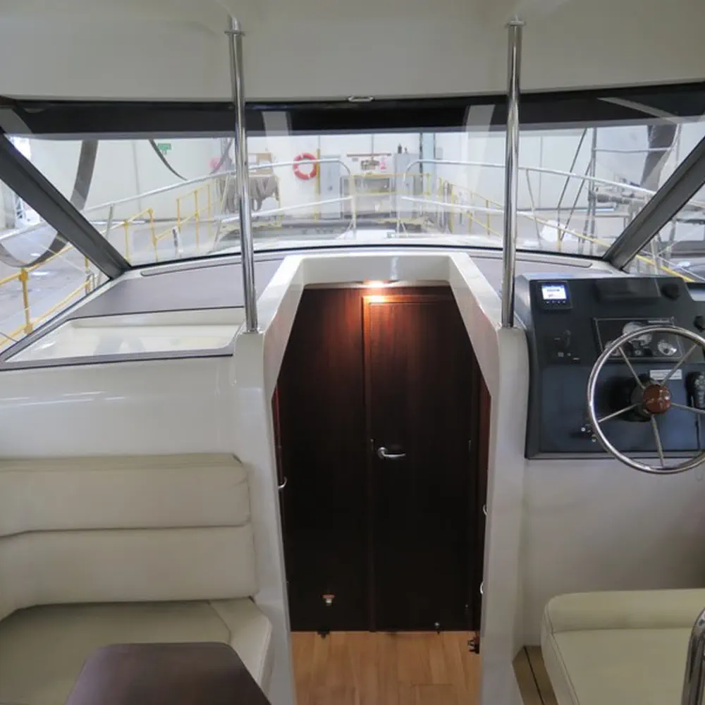 Platinum 989 Flybridge 1