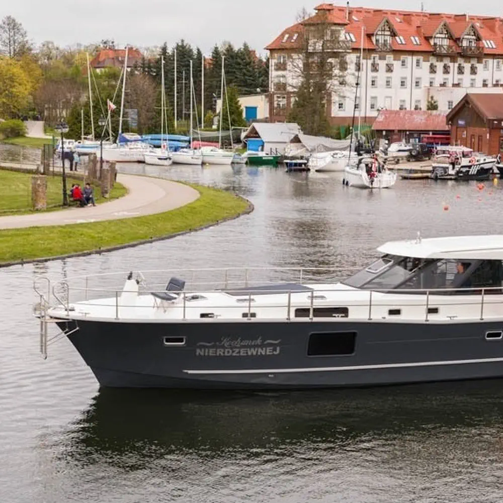 Nautika 1300 LUX 8