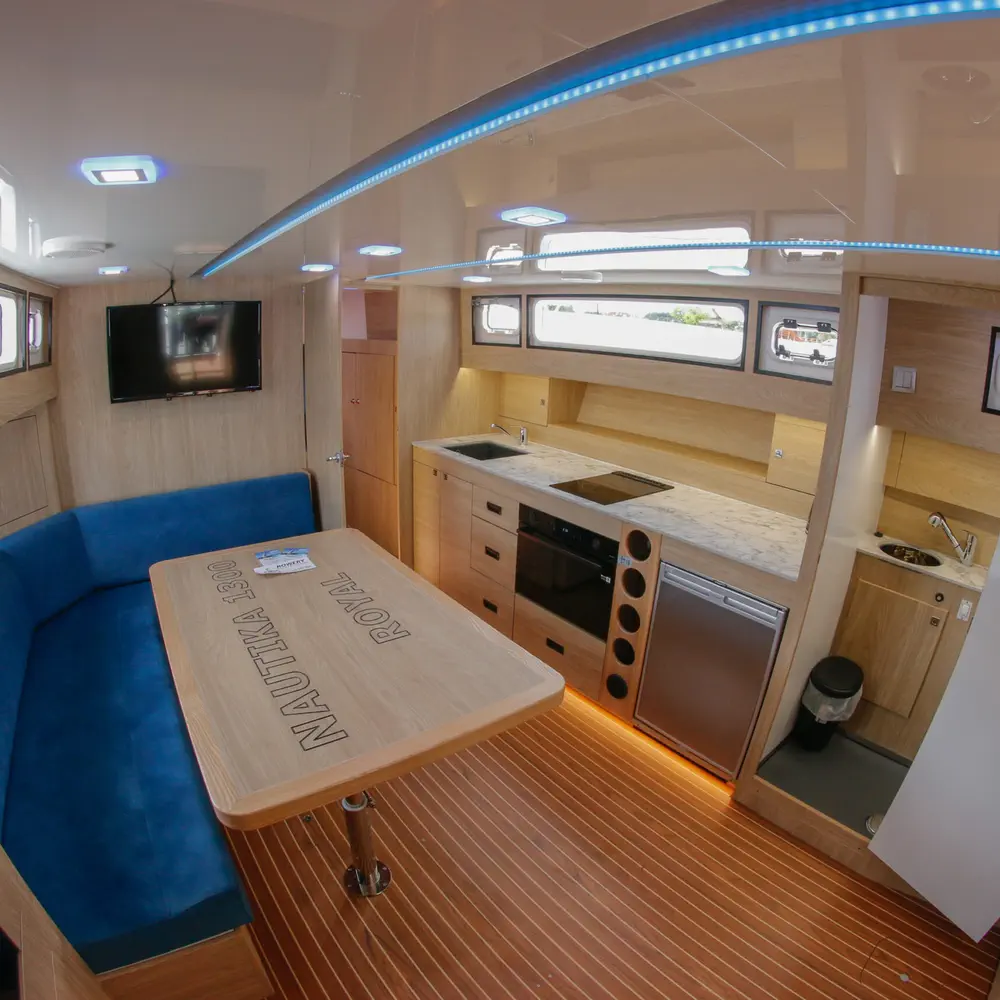 Nautika 1300 Royal 3