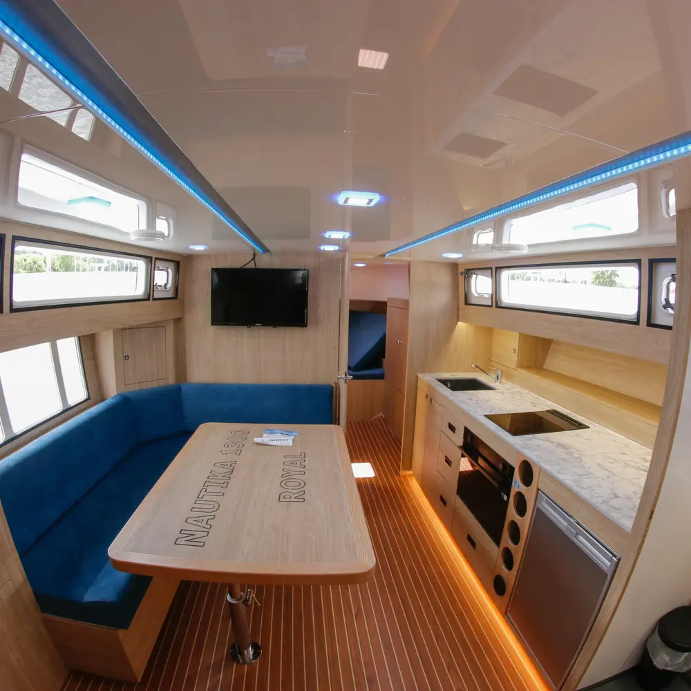 Nautika 1300 Royal 1