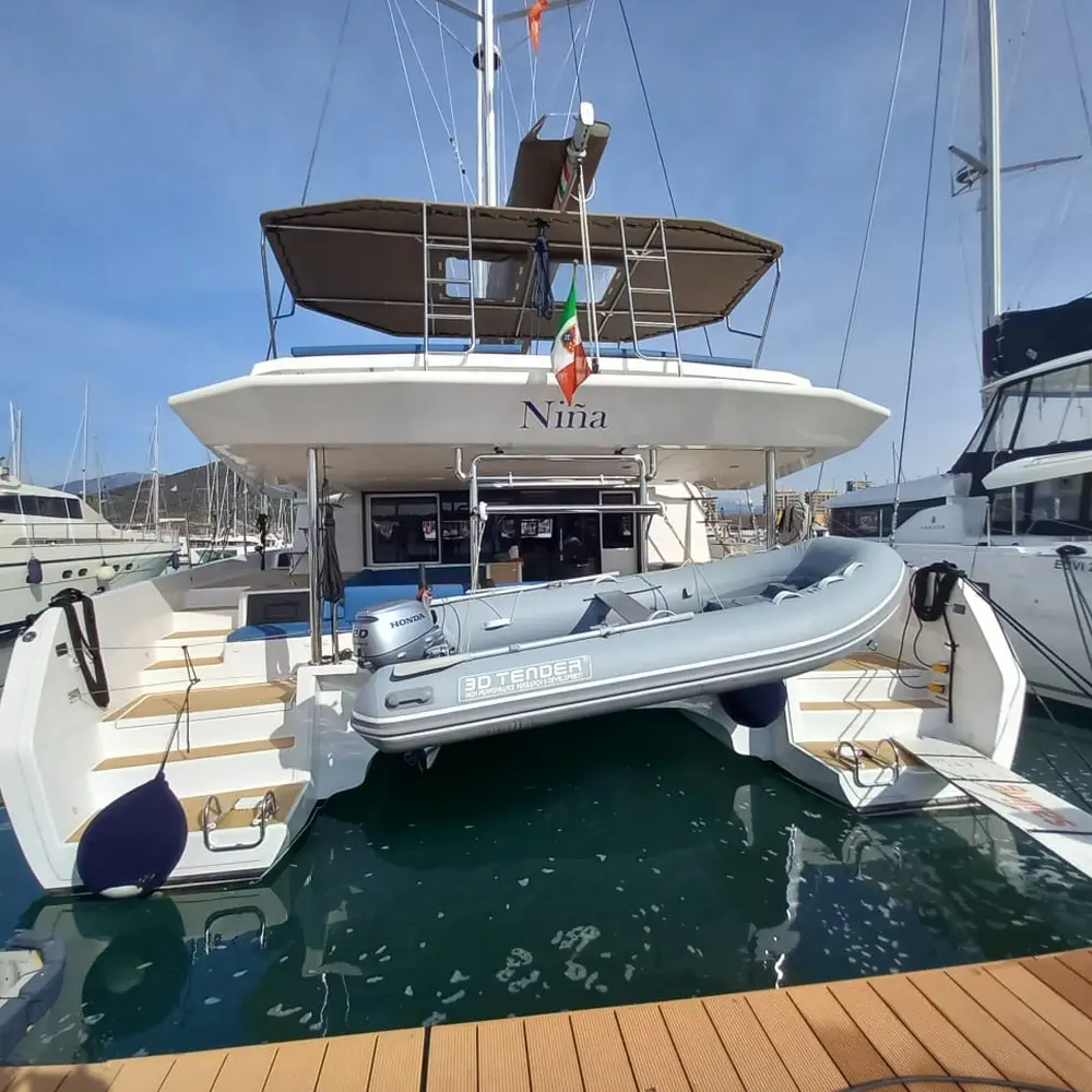 https://dsmkaagprkqin.cloudfront.net/images/dufour-yachts/catamaran/dufour-catamaran-48/23558111335801230-1746780775175796751-nina-1000x1000.webp