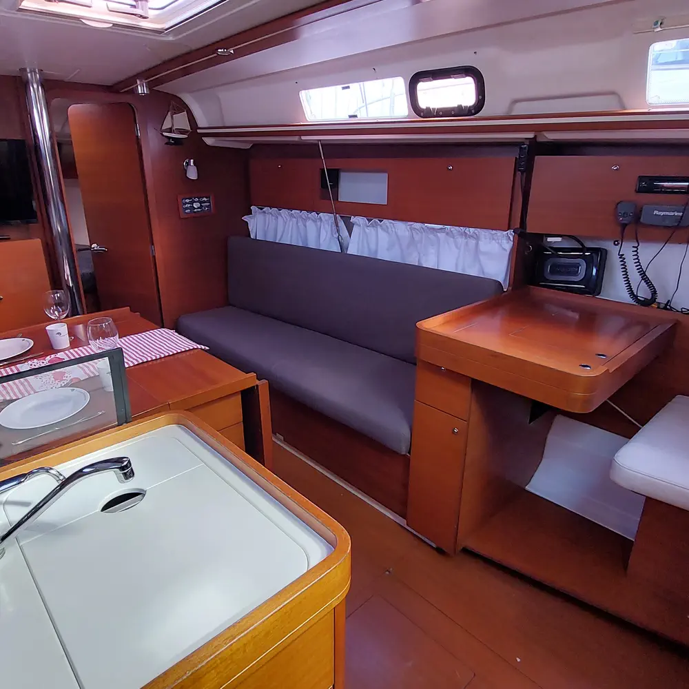 Caprice 2 9