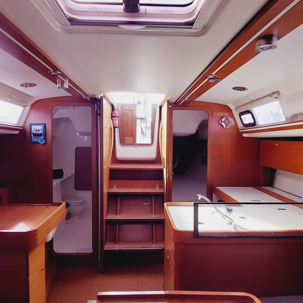 Caprice 2 10