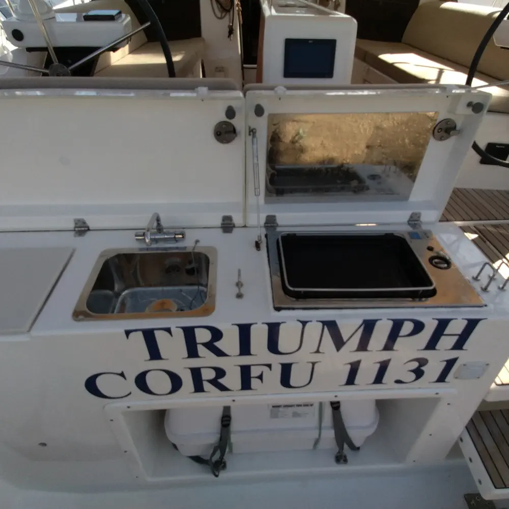 Triumph 13