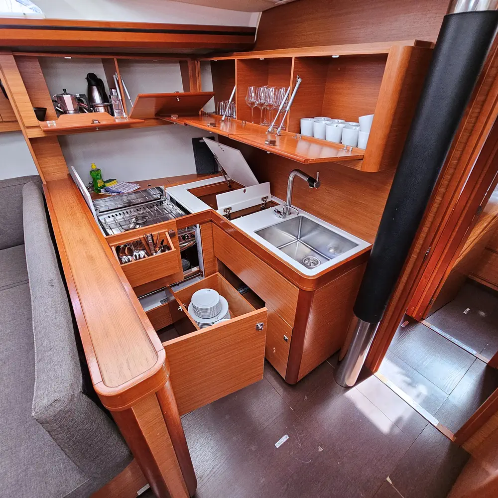 Maverick  48