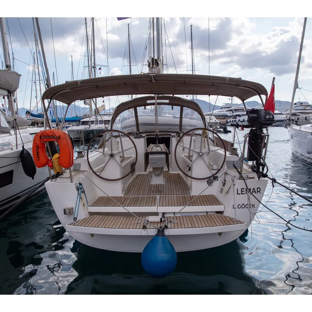 https://dsmkaagprkqin.cloudfront.net/images/dufour-yachts/sail-boat/dufour-335-grand-large/4250911177404936-1746638456657564553-lemar-1000x1000.webp