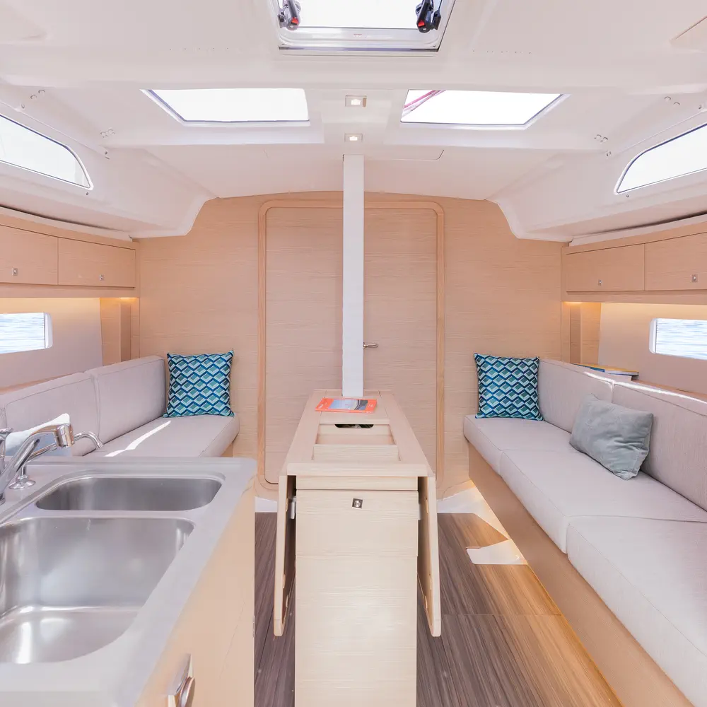 Sunsail 37.3 Premium 1