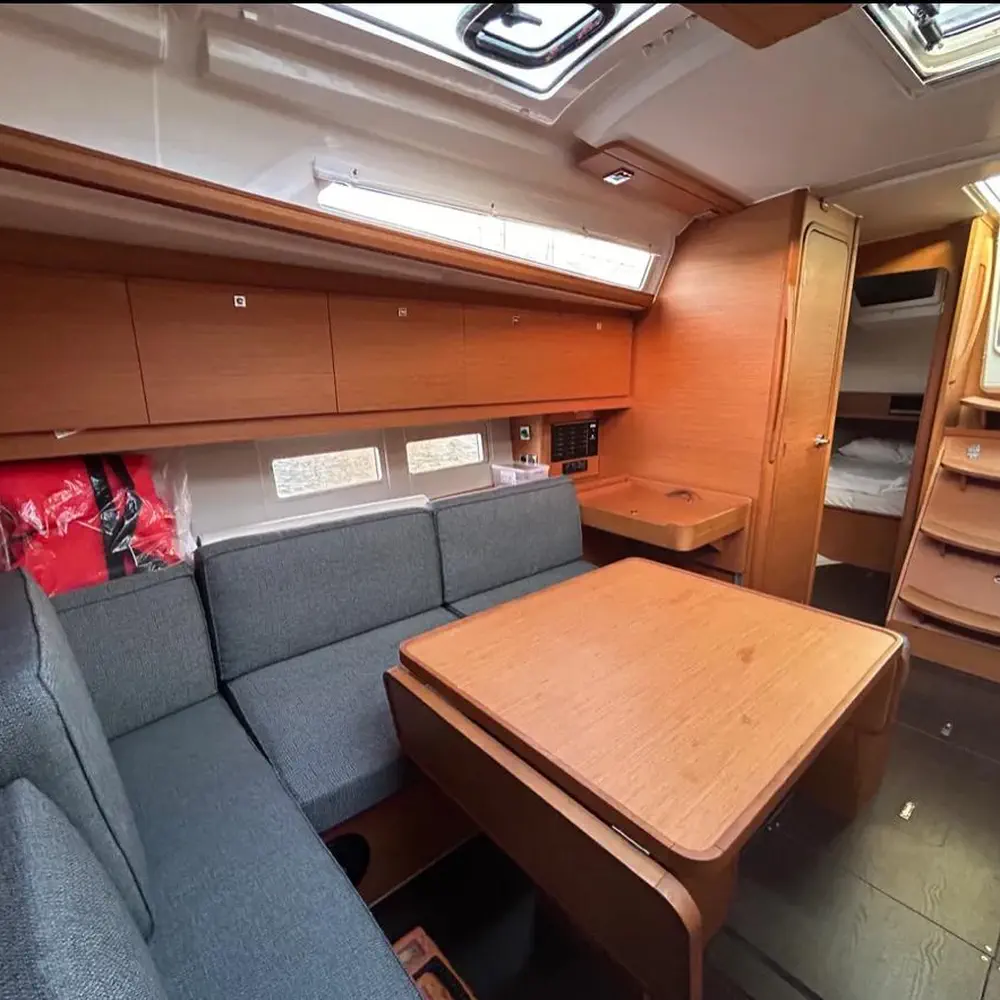 Sail Corvus 1