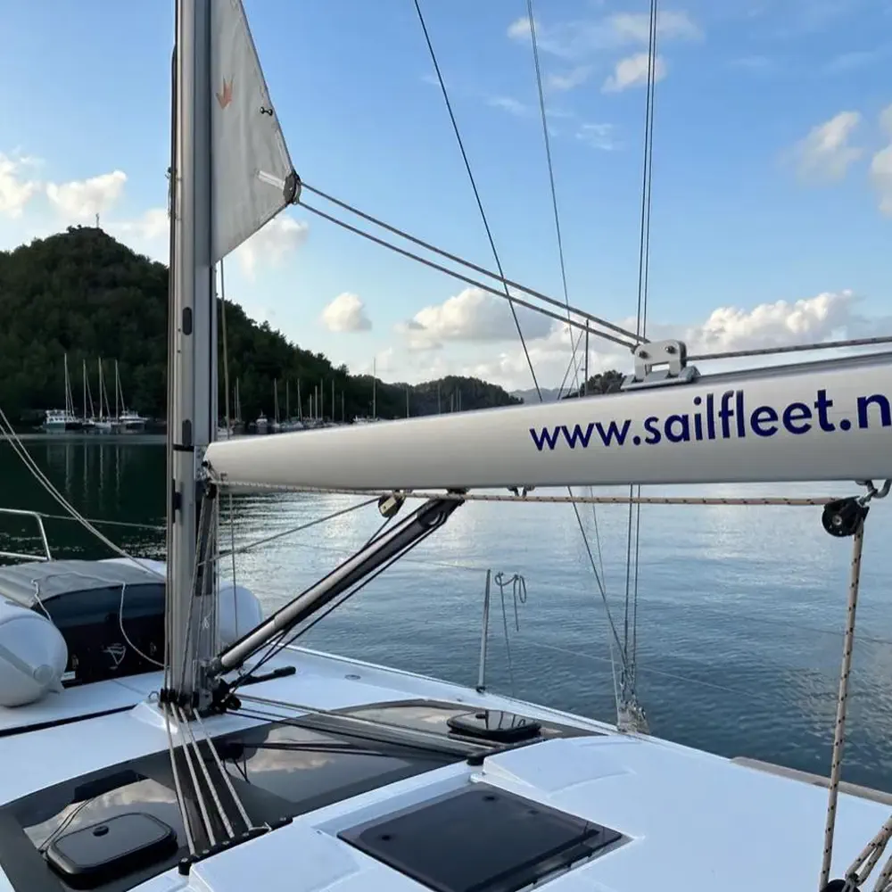 Sail Corvus 13