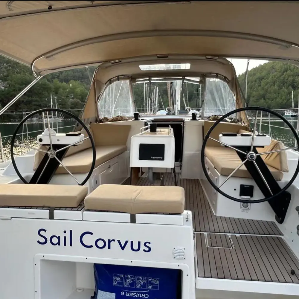 Sail Corvus 15