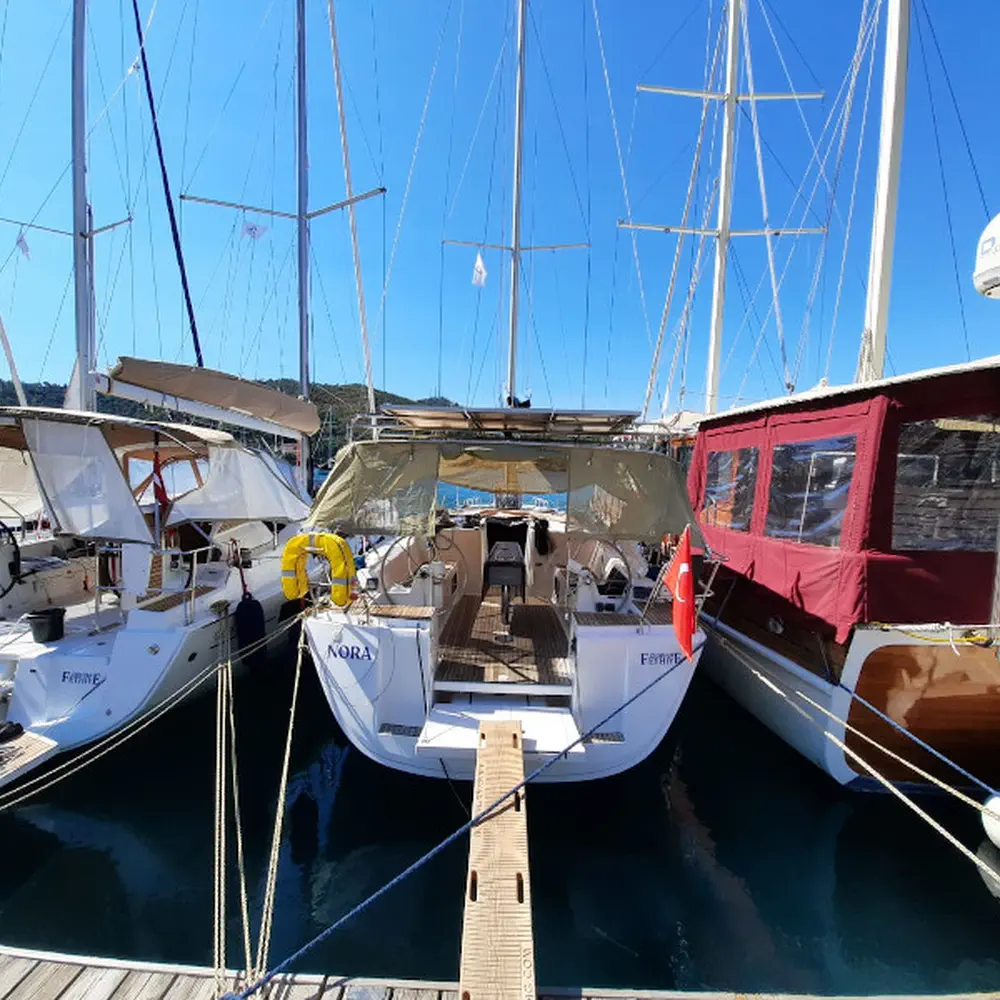 https://dsmkaagprkqin.cloudfront.net/images/dufour-yachts/sail-boat/dufour-405-grand-large/3284450020000104715-1746622115622811209-nora-1000x1000.webp
