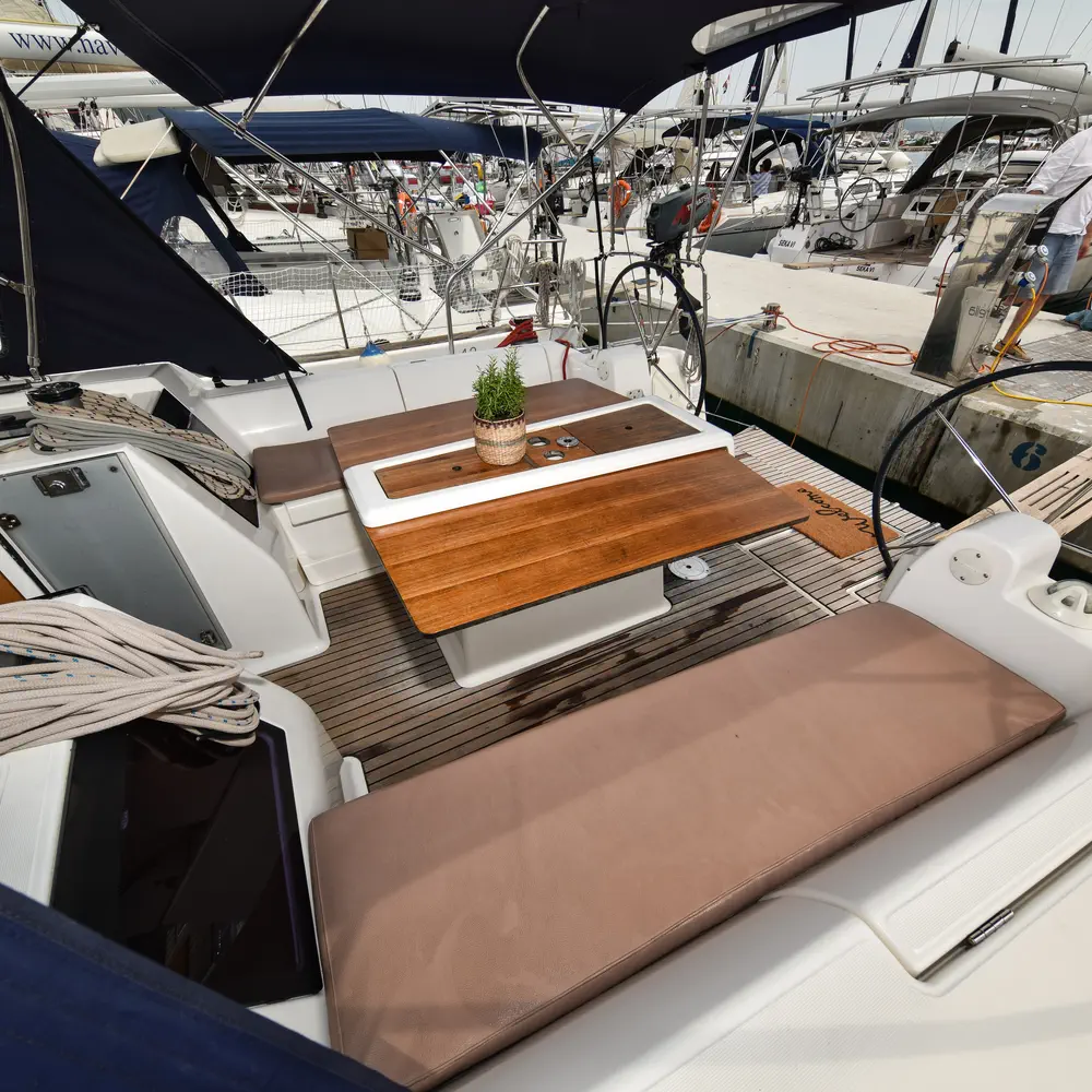 Stella 49