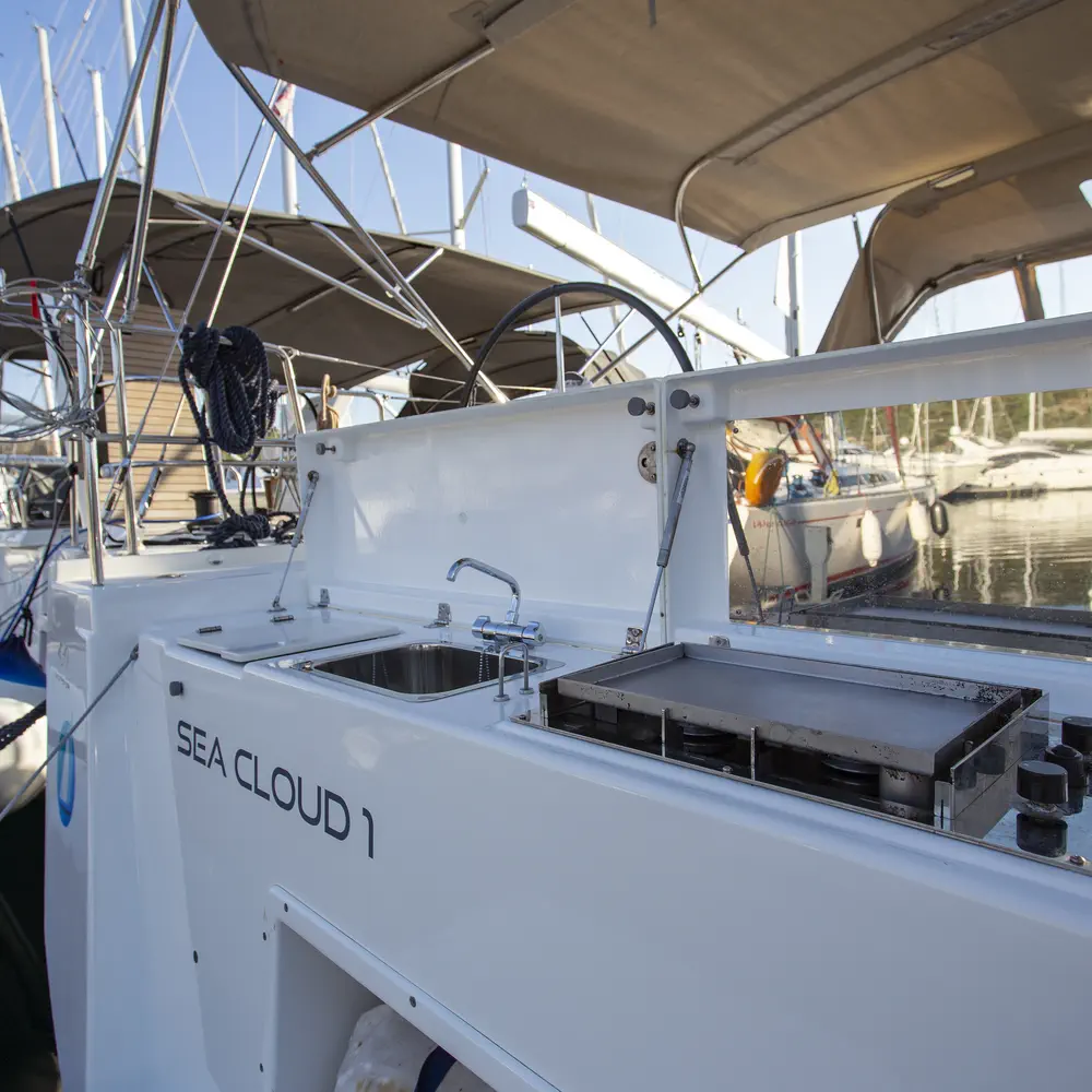 Sea cloud 1 10