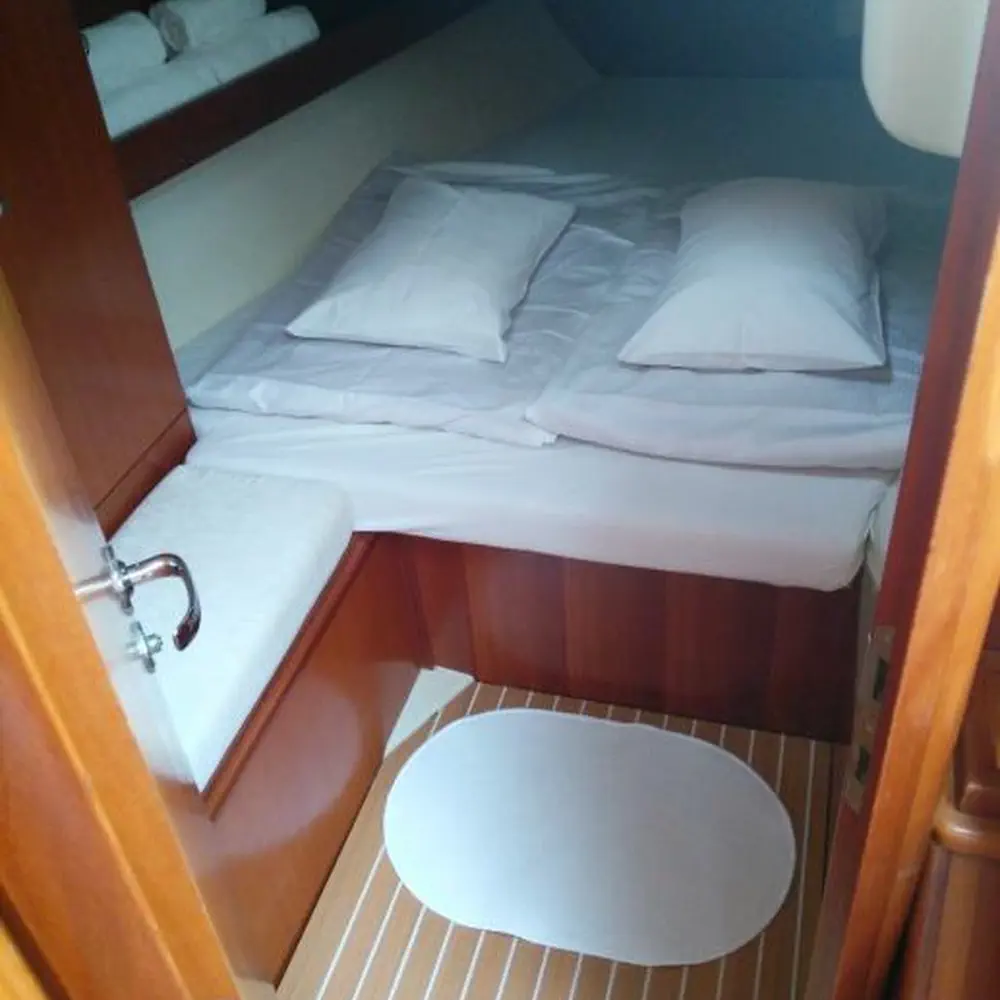 Victoria 1 - Refit 2018 18