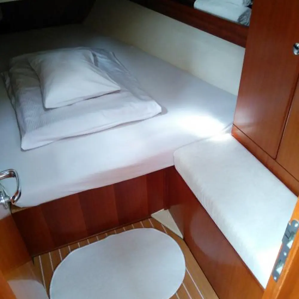 Victoria 1 - Refit 2018 24