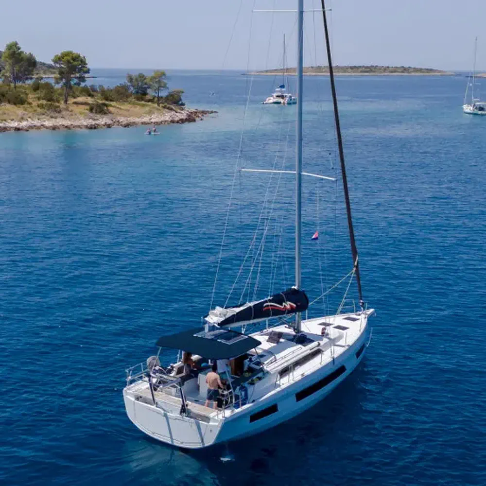Moorings 44.3 Exclusive Plus 1