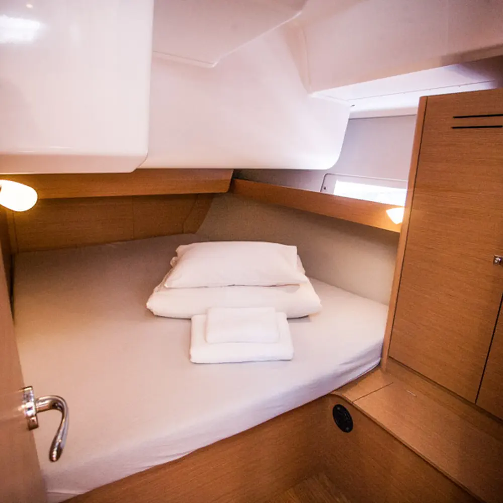 LISABET (new sails 2024., air condition) 19