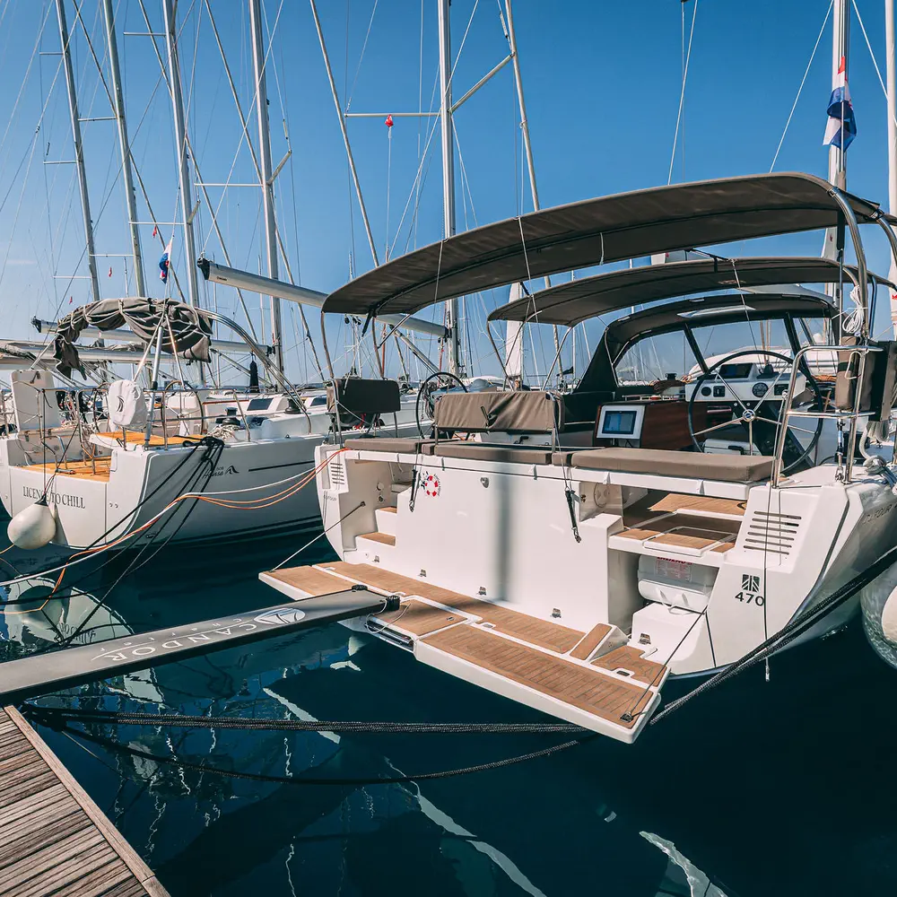 Angelique 28