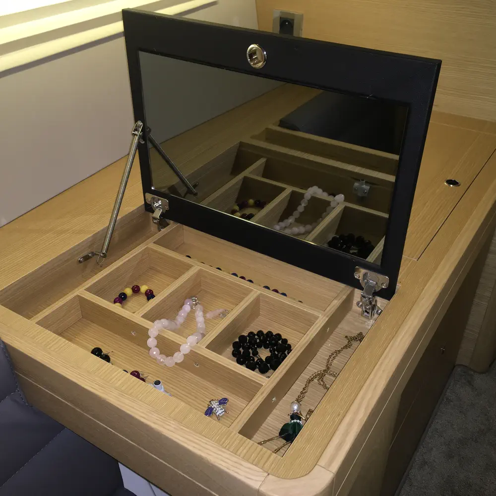 INVICTUS 38