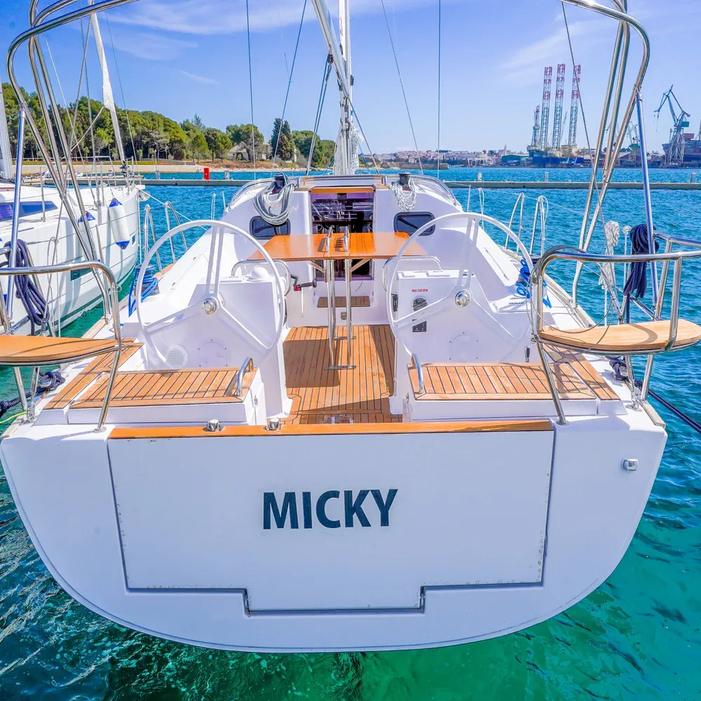 https://dsmkaagprkqin.cloudfront.net/images/elan/sail-boat/elan-impression-40-1/3795839760000104731-1746992127032108805-micky-1000x1000.webp