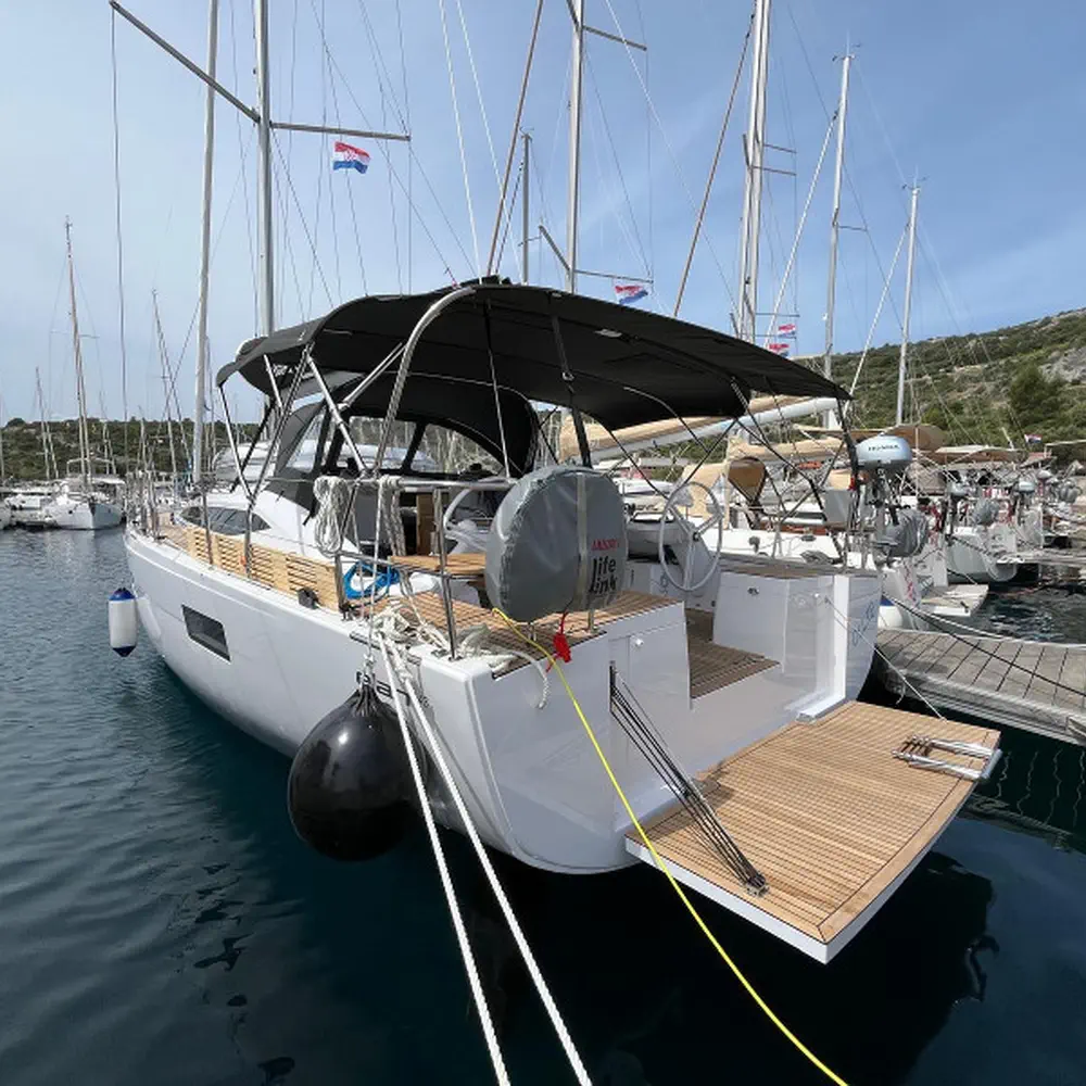 OLLIE new 2024 (air condition, cross-cut dacron sails) 10