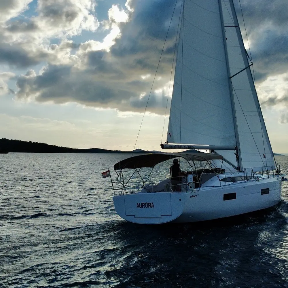 Aurora 16