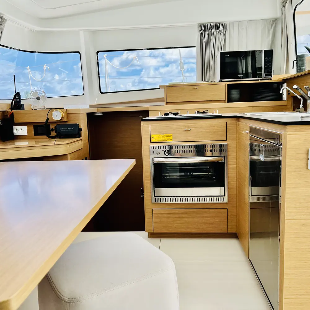 MOANA Denia BAREBOAT 22