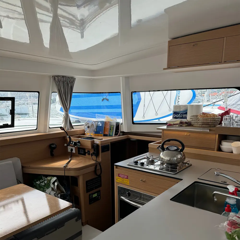 WHITE IVY 20