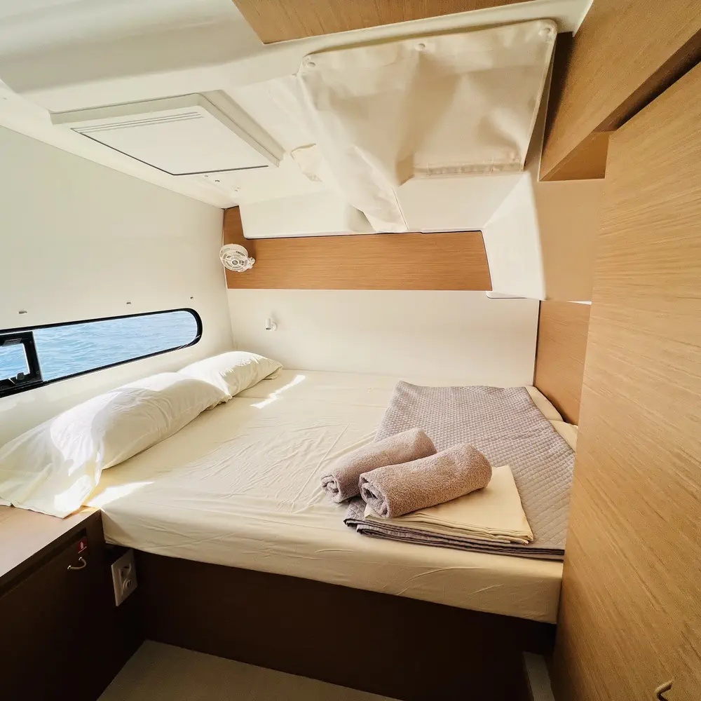 YEMAYA Denia CREWED 22