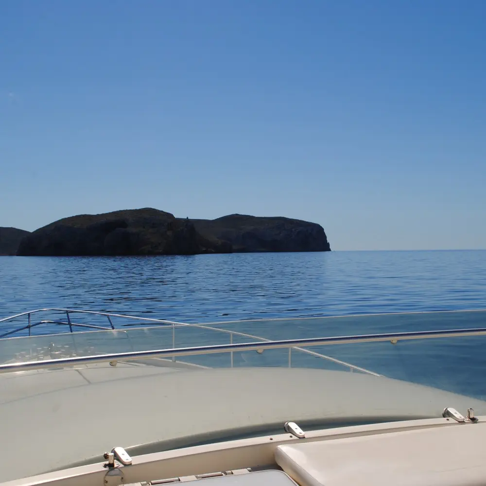 Tres Sirenas 33