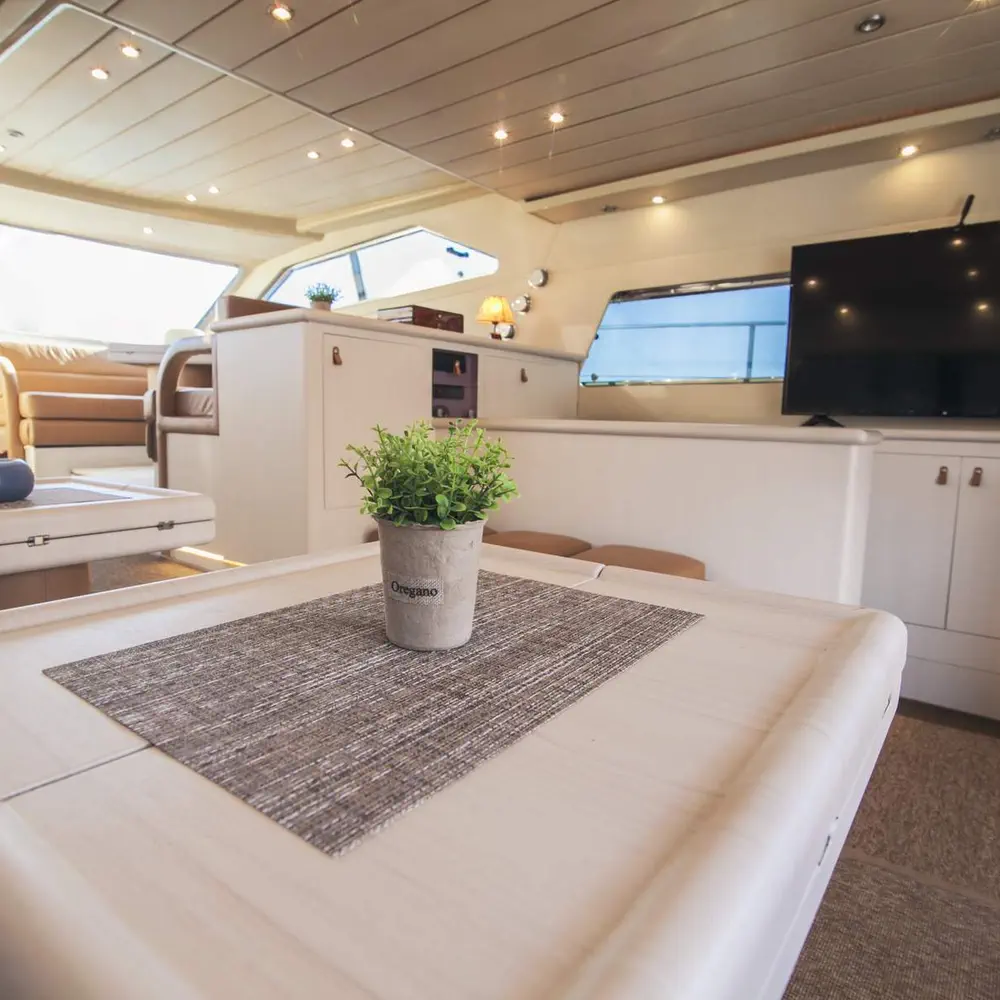 Ferretti 32