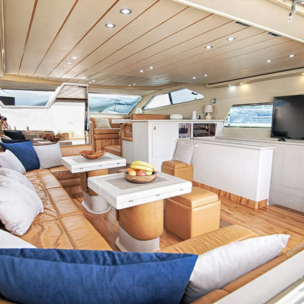 Ferretti 33