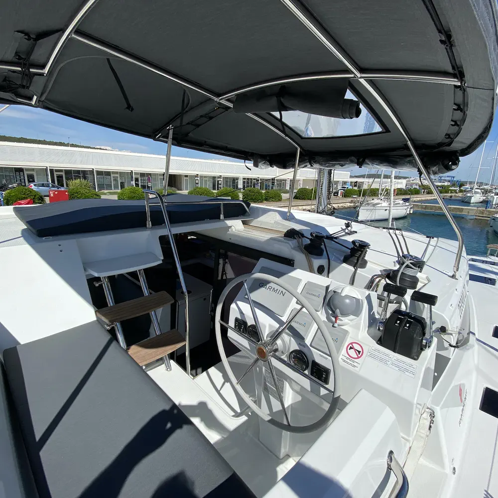Vespera 10
