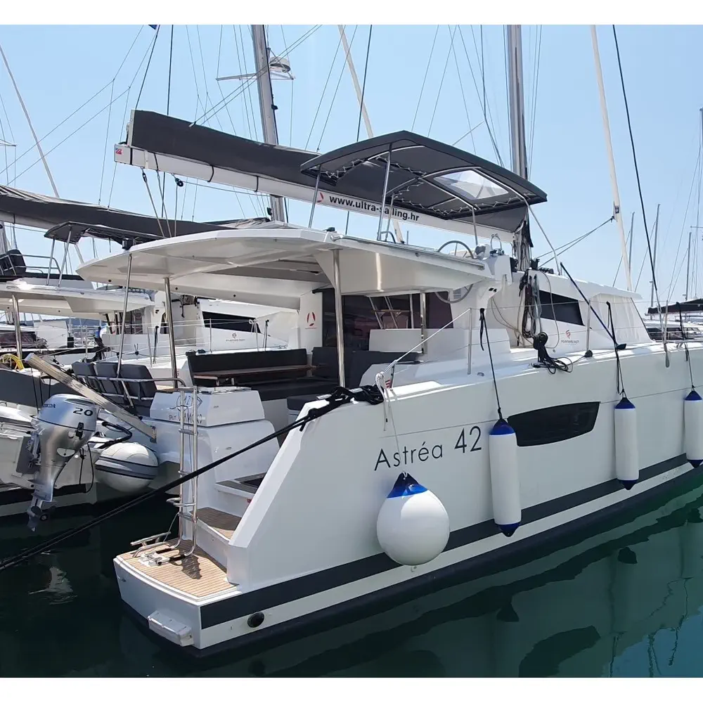 https://dsmkaagprkqin.cloudfront.net/images/fountaine-pajot/catamaran/astrea-42/41900470972900172-1746628856764622657-crazy-diamond-1000x1000.webp