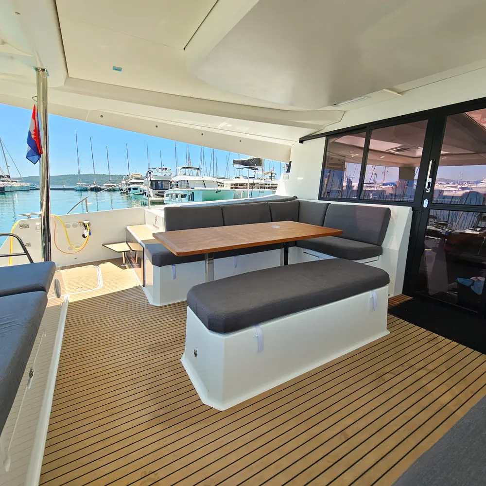 Marina 18