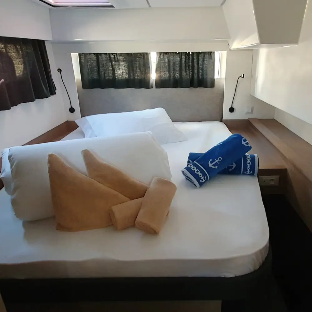 ADRIA BLUE 28