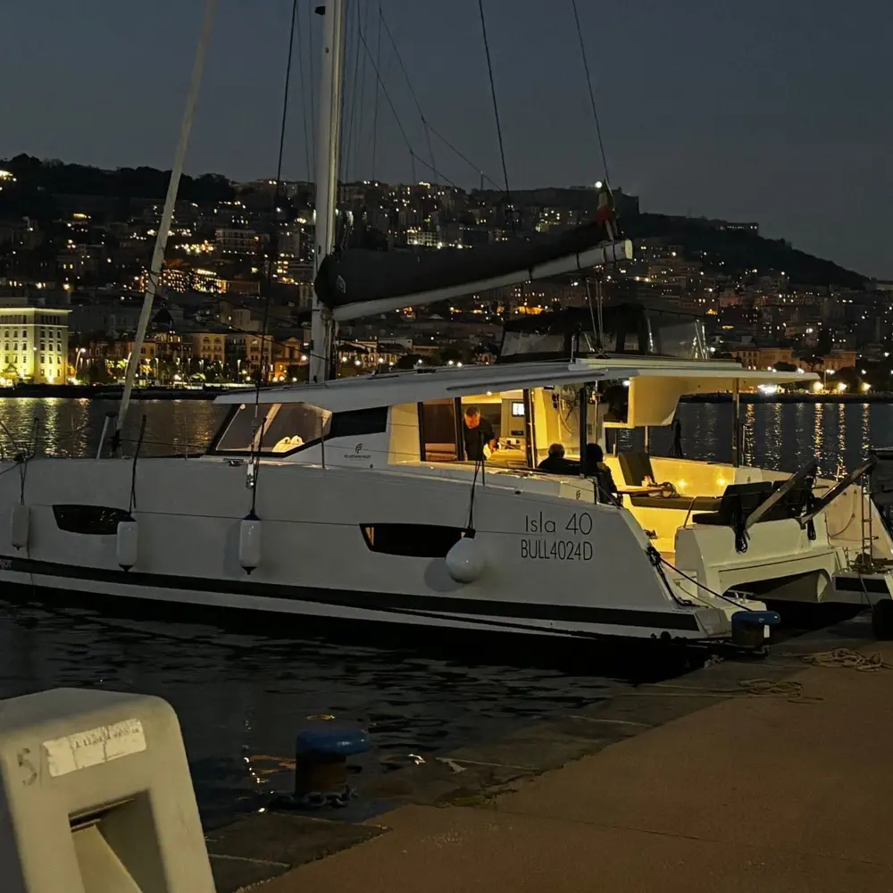 Mmiria - A/C, Generator, Water maker 4