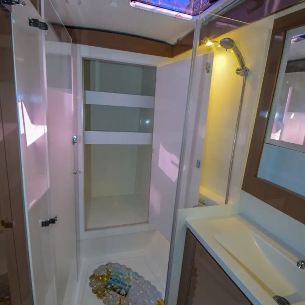 Amber 28