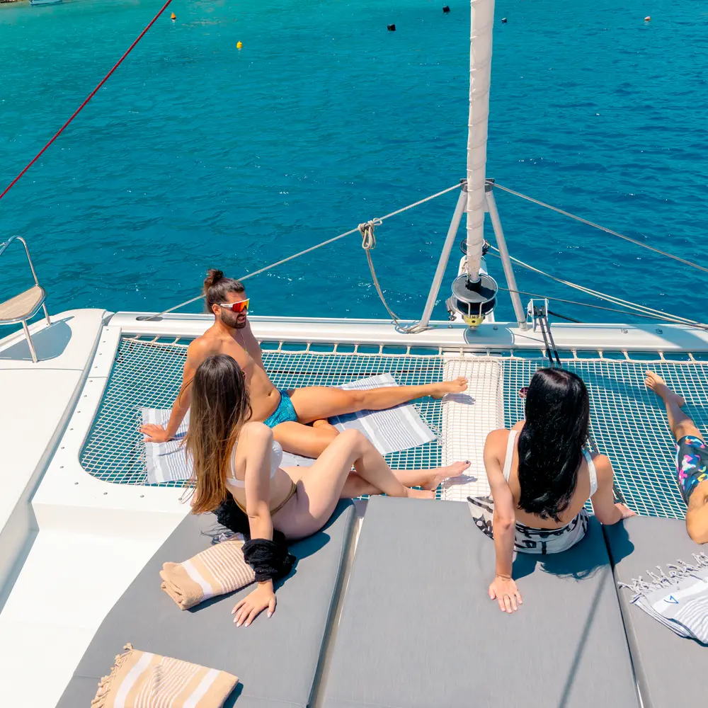 Crewed   "Alegria" 26