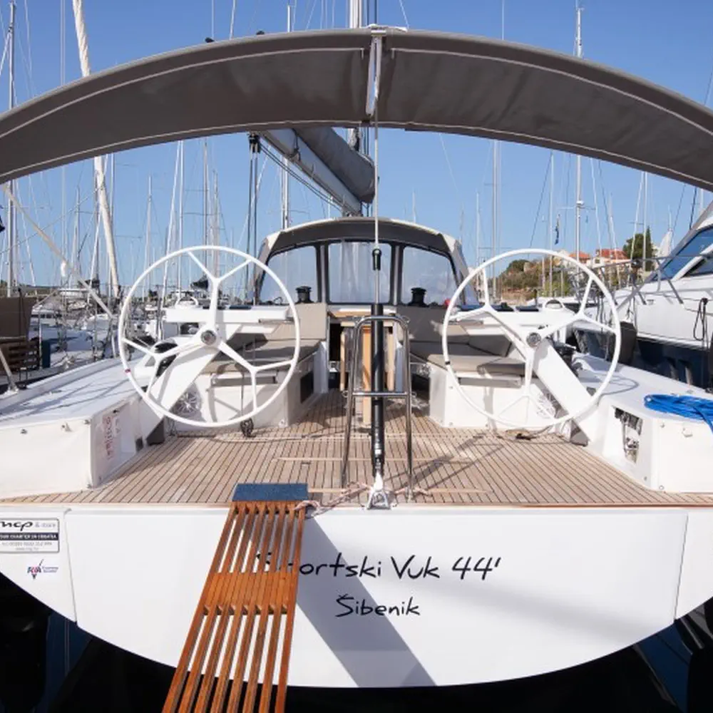 Sportski Vuk 44 33